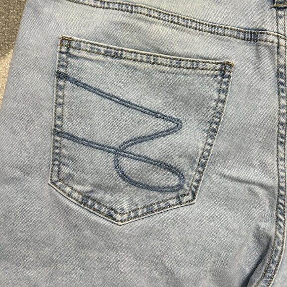 NWT Seven7 Relaxed Raw Cuffed Hem Bermuda Jean Shorts Women's 10 - Picture 6 of 11